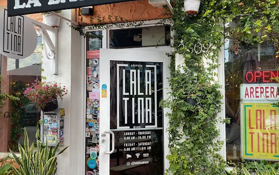 LA LATINA PREVIEWQ